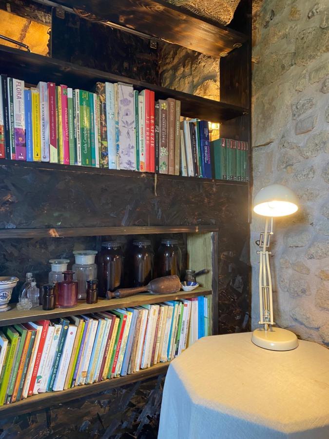 Officina Alchemica Lejlighed Calcata Eksteriør billede